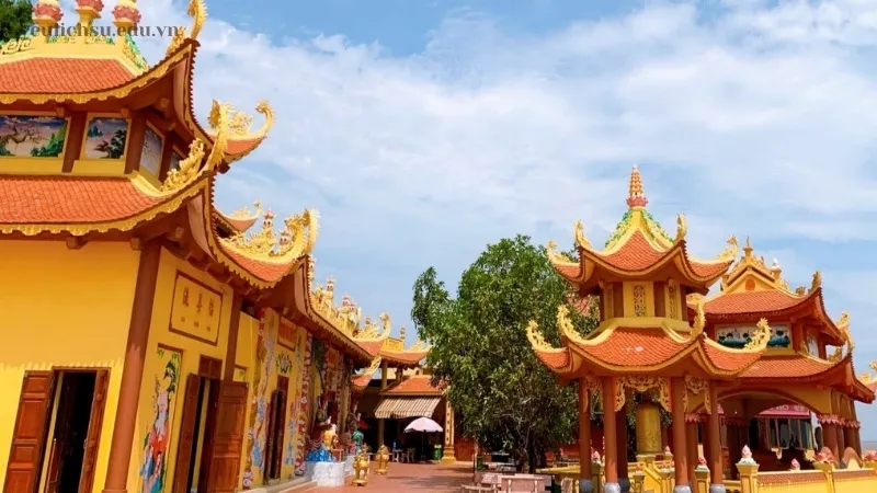 Đền Bà Đế