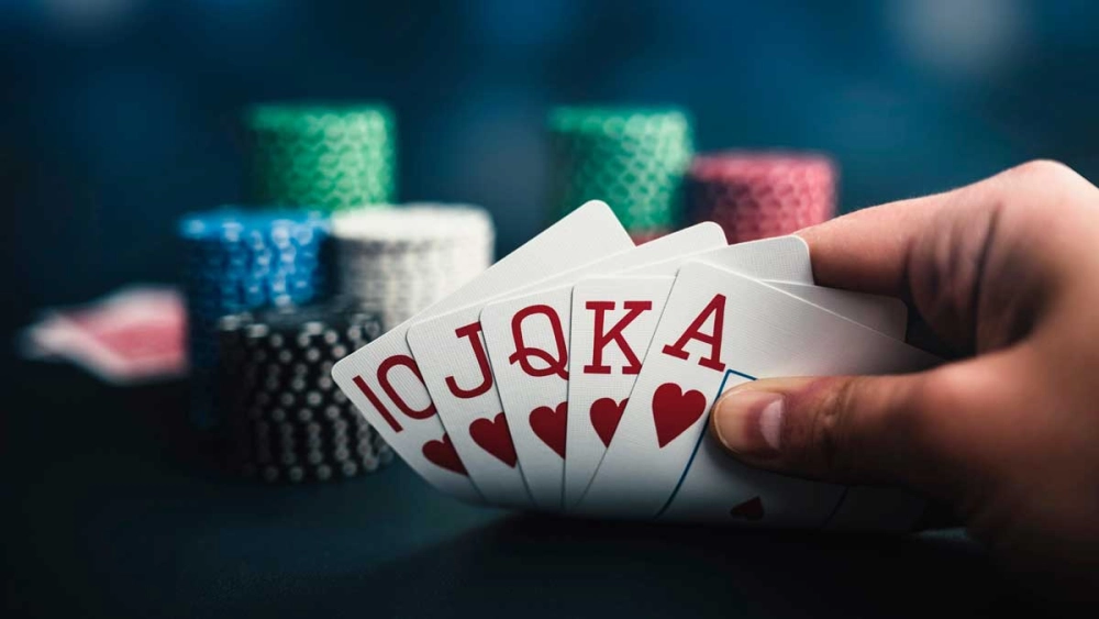 Có nên tham gia V8 Poker tại 123B không?