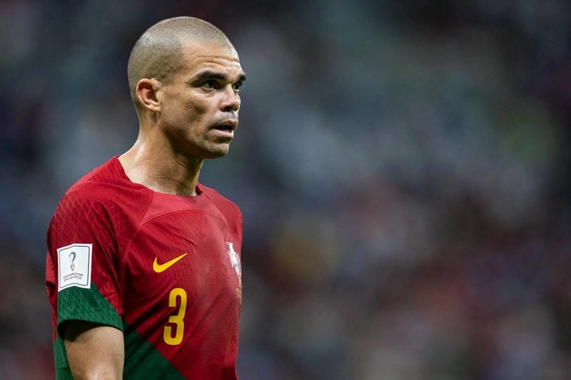  Pepe nâng cao cúp EURO 2016, chiến thắng như tại game bắn cá đổi thưởng 69VN