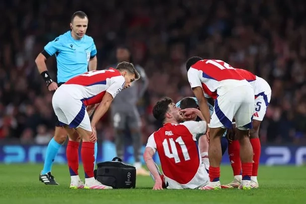 Tình hình của Oleksandr Zinchenko và các phương án thay thế