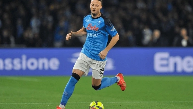 Tương tự thì Amir Rrahmani cũng vậy