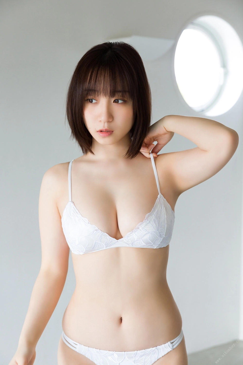 Vú gái xinh Việt Nam mang nét đẹp gợi cảm nóng bỏng thu hút ánh nhìn.