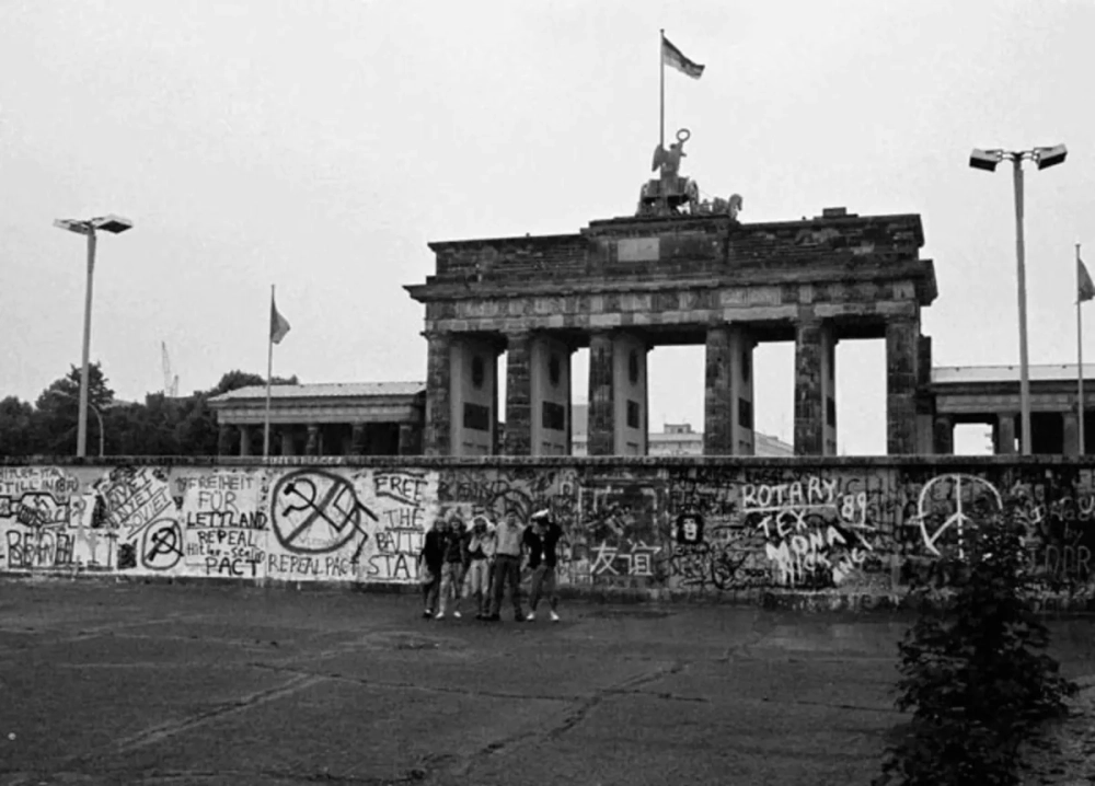 Bức tường Berlin và bài học về thống nhất đất nước cho thế hệ mai sau
