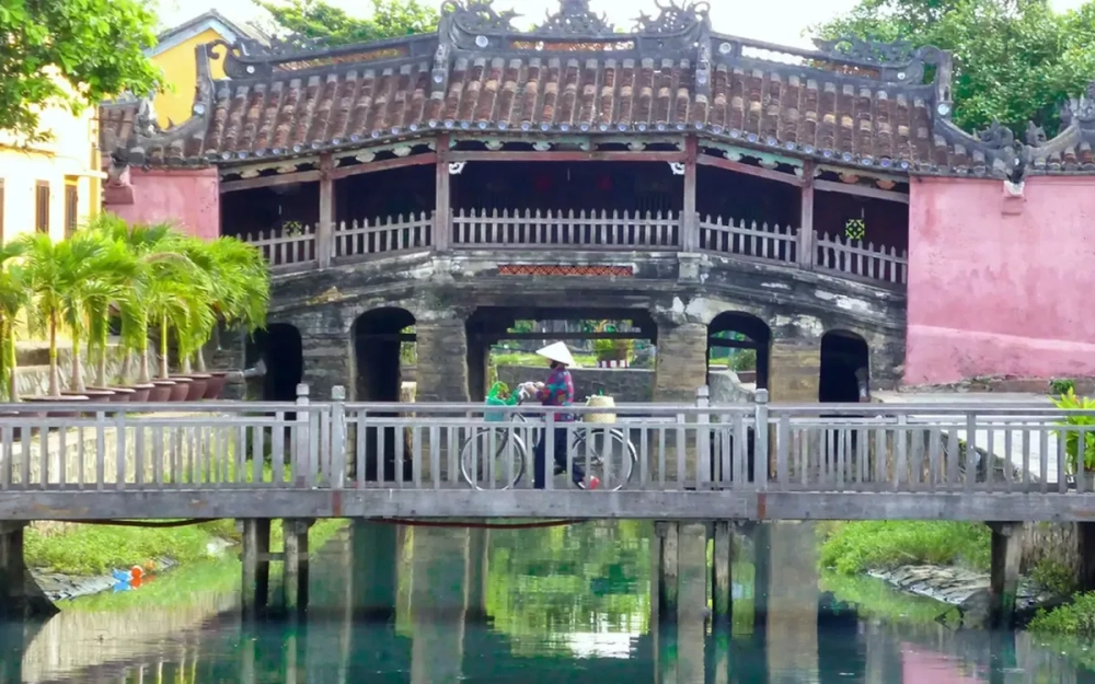 Thông tin giá vé tham quan di tích lịch sử Hội An 2026 niêm yết tại quầy