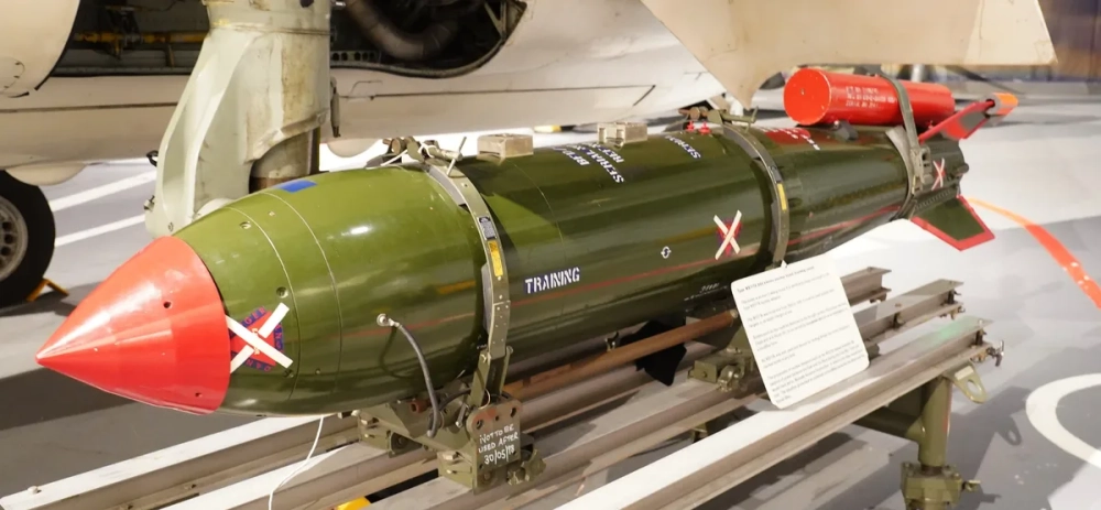 Các loại vũ khí hạt nhân và răn đe quân sự giữa các cường quốc