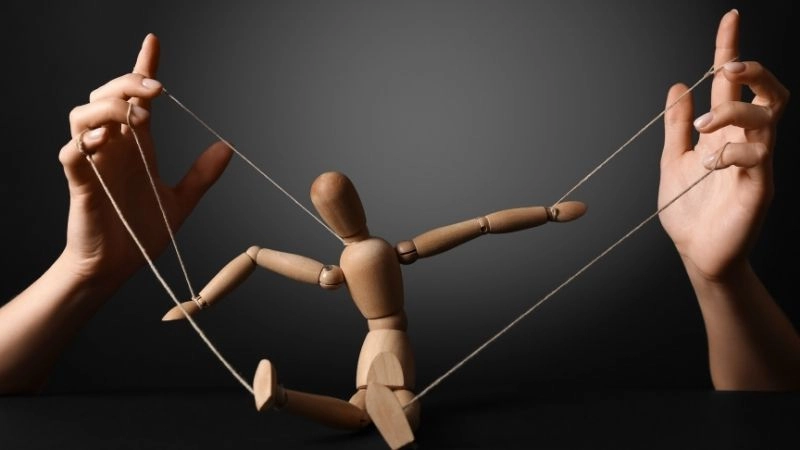 Tại sao chúng ta lại dễ rơi vào bẫy cảm xúc?