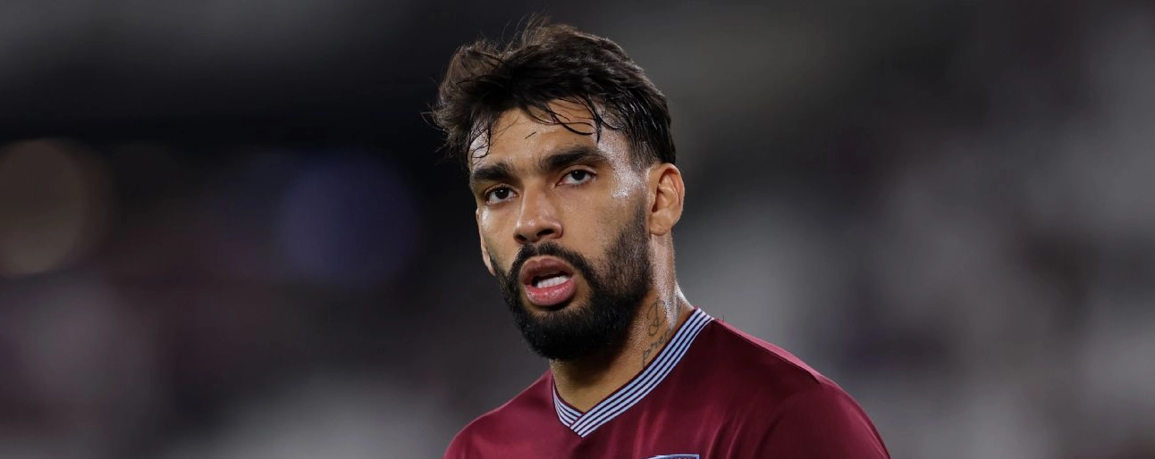 Lucas Paquetá thi đấu trong trận gặp Chelsea