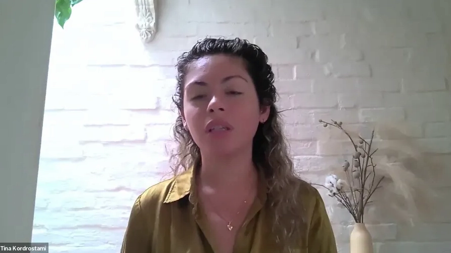 Nữ cầu thủ bóng đá Iran