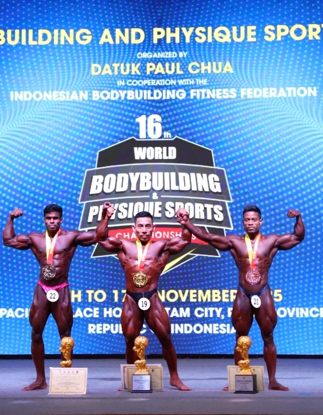 Phạm Văn Mách mừng chiến thắng ở tuổi 49