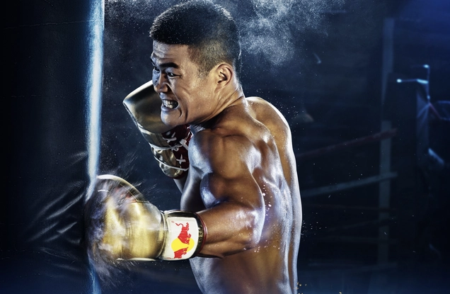 Trương Đình Hoàng trong trang phục võ sĩ Võ sĩ Trương Đình Hoàng