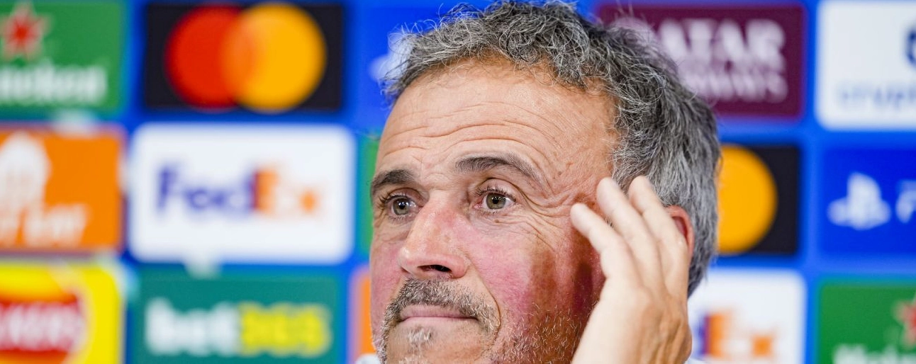 Các huấn luyện viên luôn đau đầu tìm cách hóa giải các siêu tiền đạo