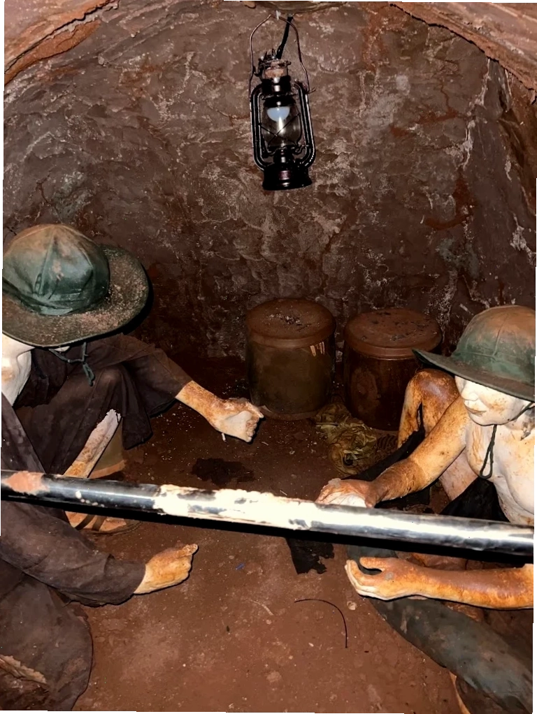 Biển chỉ dẫn vào Di tích Lịch sử Địa đạo Long Phước