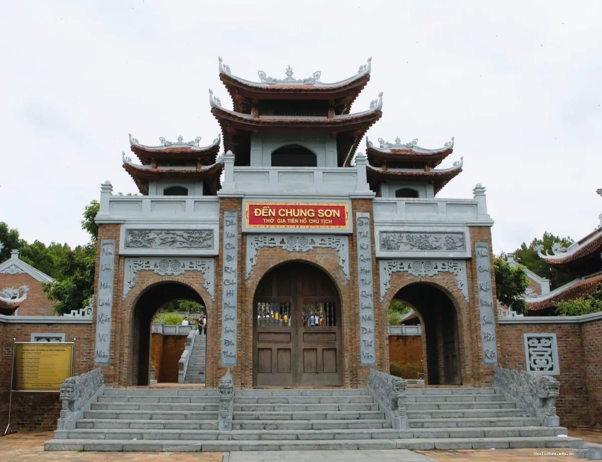 Đền Chung Sơn, nơi thờ bà Hoàng Thị Loan