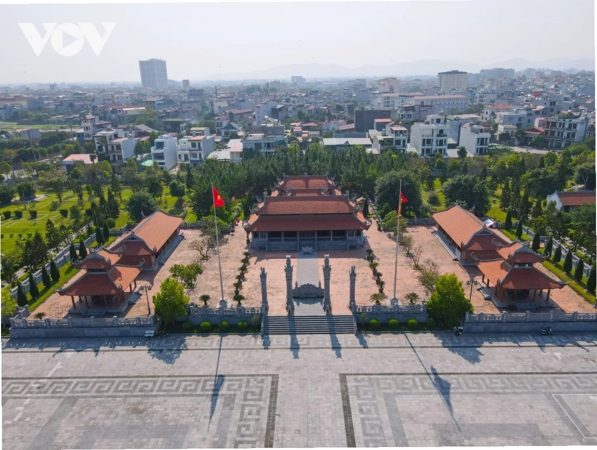 Du khách tham quan Khu di tích Chiến thắng Xương Giang