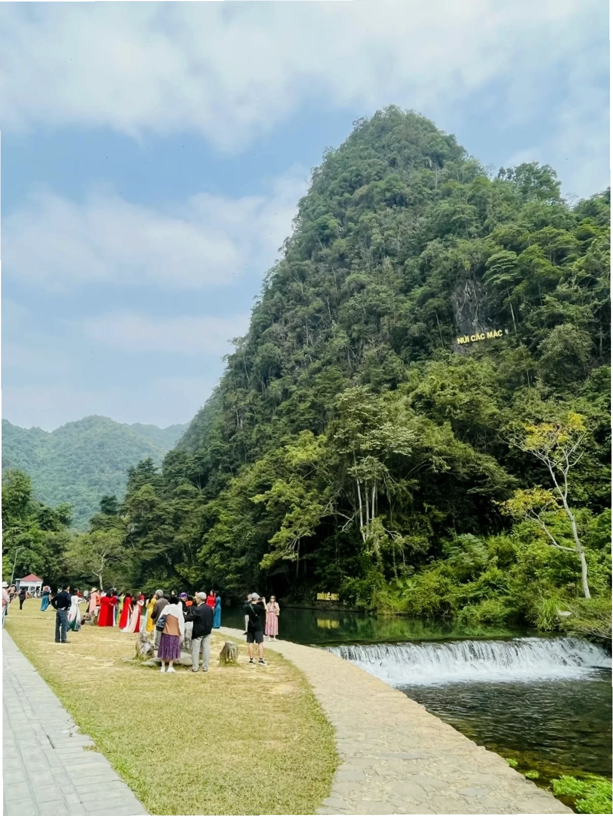 Khu di tích Pác Bó nơi Bác Hồ về nước lãnh đạo cách mạng