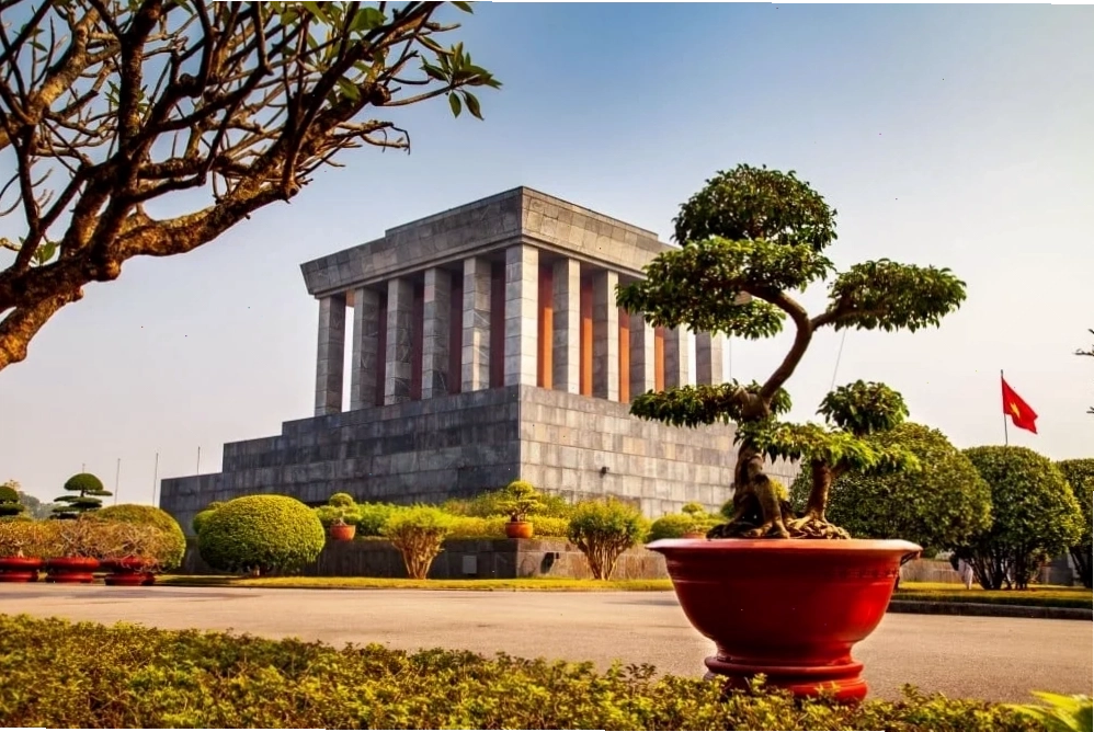 Vật liệu xây Lăng được nhân dân từ mọi miền đất nước gửi về