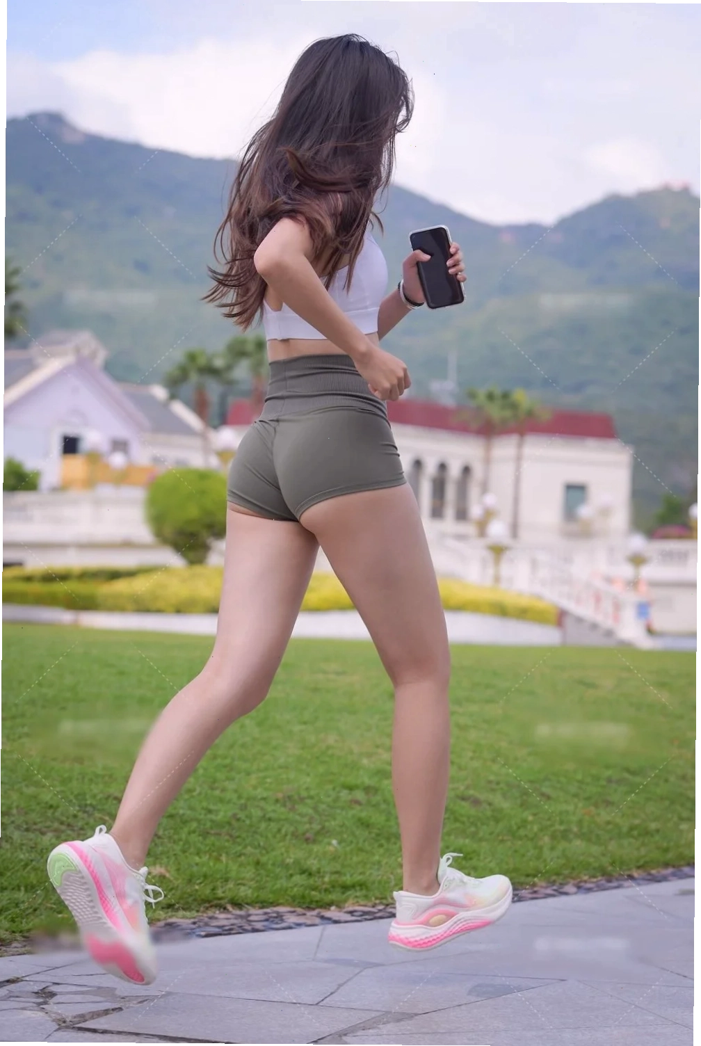 gái phố diện quần short siêu ngắn khoe chân và sự hớ hênh