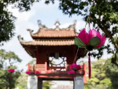 Tham quan khu di tích Văn Miếu Quốc Tử Giám tại Hà Nội