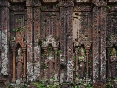Khám phá vẻ đẹp huyền bí của bộ ảnh thánh địa Mỹ Sơn