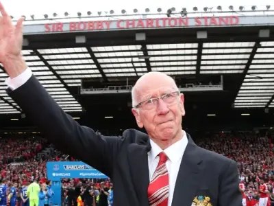 Bóc trần sự thật điên rồ đằng sau đôi chân ma thuật của ngài hiệp sĩ Bobby Charlton